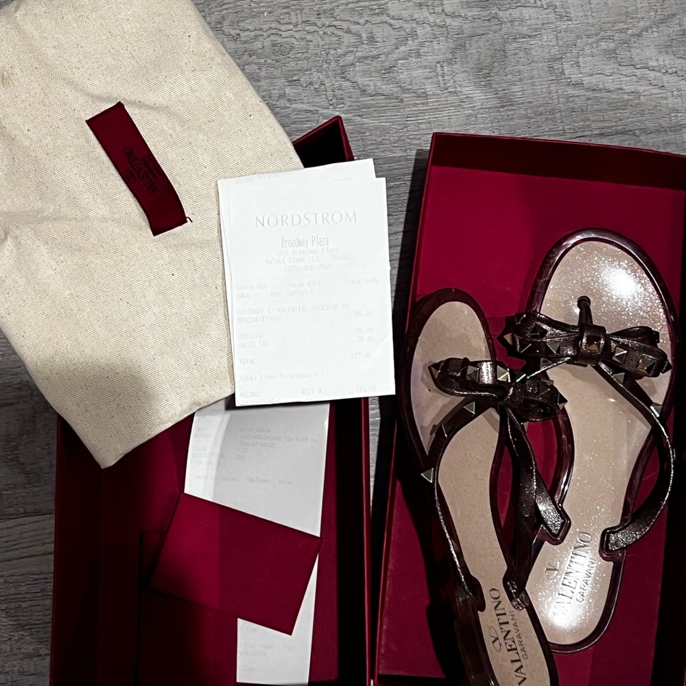 ❌ SOLD ❌ Valentino Garavani Rockstud Jelly Flip Flop (Women)